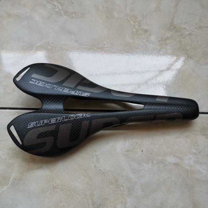 Sadel jok carbon sepeda