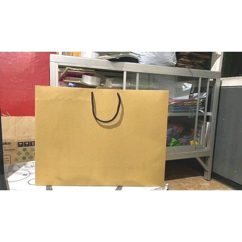 

Paper Bag Coklat Polos Ukuran 40x10x30 (paket 12pcs) |Tas Kertas |Tas Kado |Tas Souvenir buket|Paper bag Hampers
