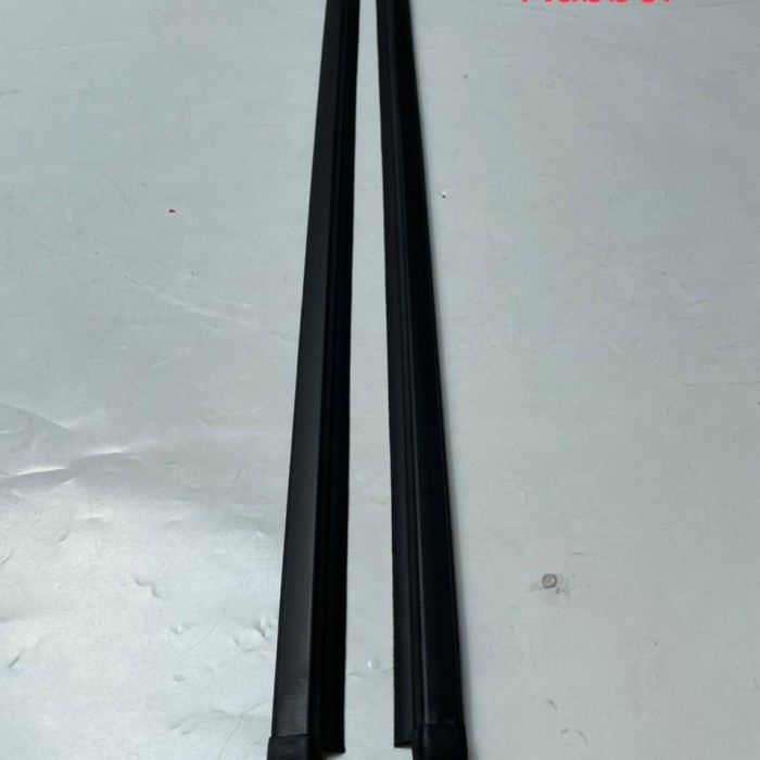 Ready Karet Pelipit List Kaca Luar Gran Max Luxio Tengah Belakang Kiri Kanan
