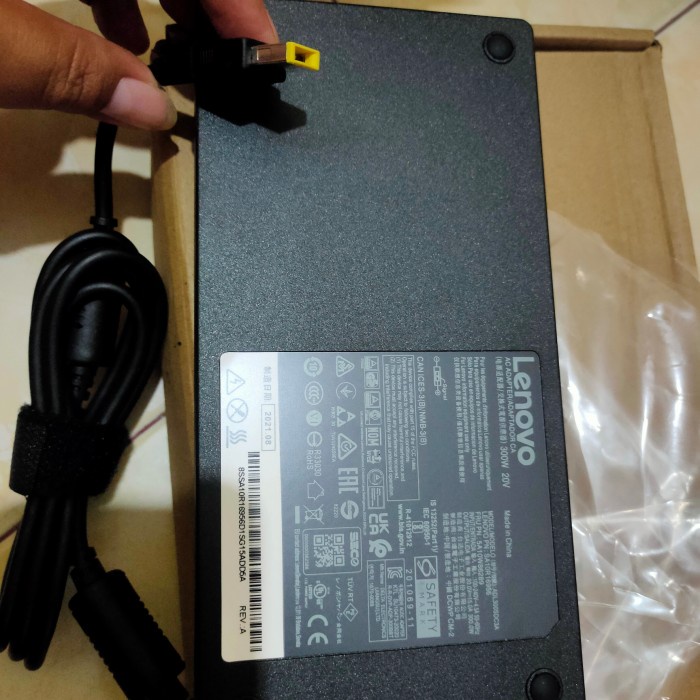 Adaptor arger Laptop Lenovo Legion 5 Legion 5 Legion 7 300W