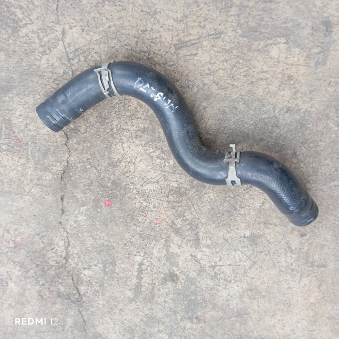 Selang + Kleman Radiator Atas Datsun Go Go+ Bekas