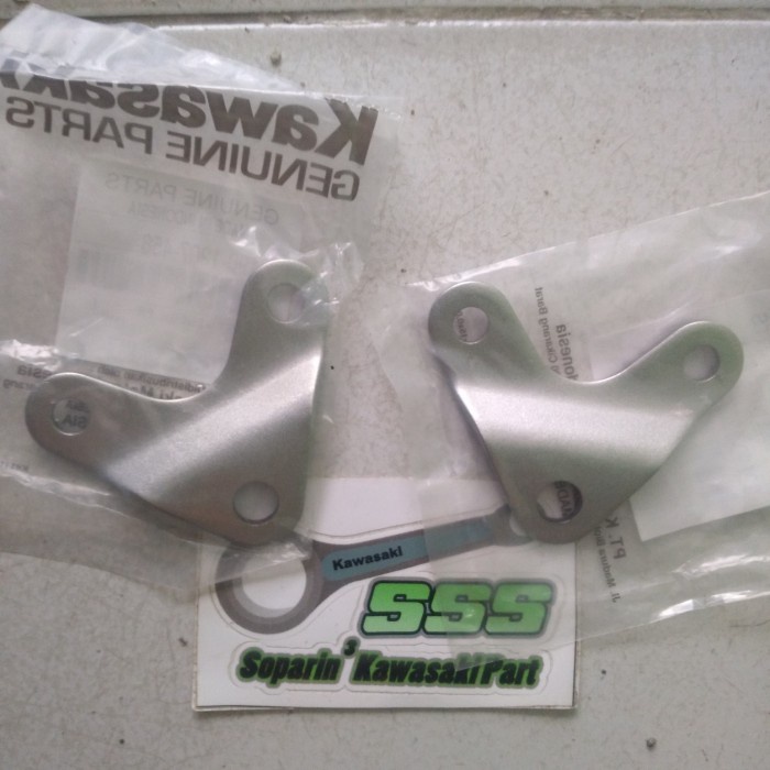 READY STOCK BRAKET DUDUKAN MESIN NINJA R SEPASANG