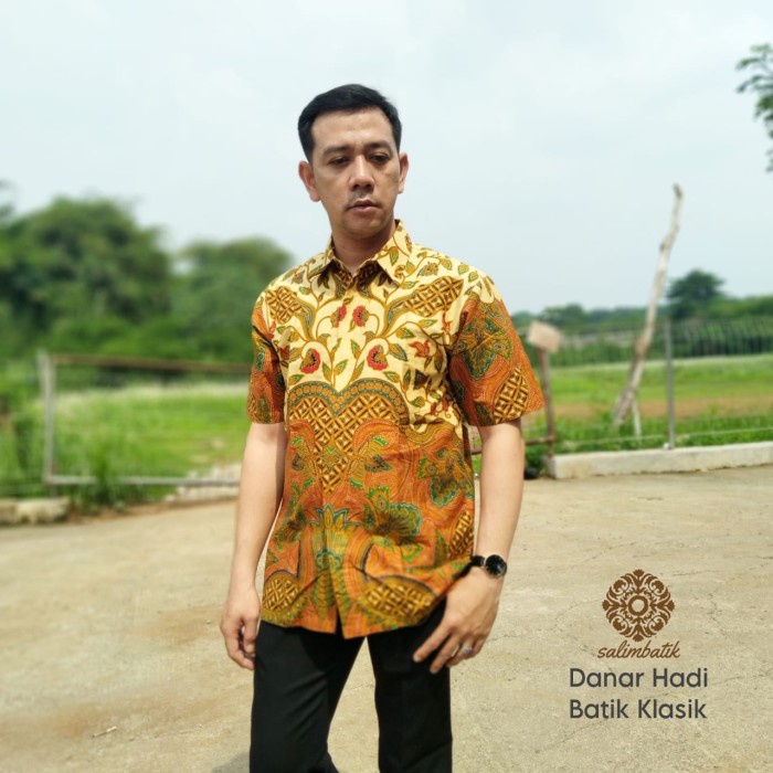 Lengan Pendek Batik Danar Hadi Solo