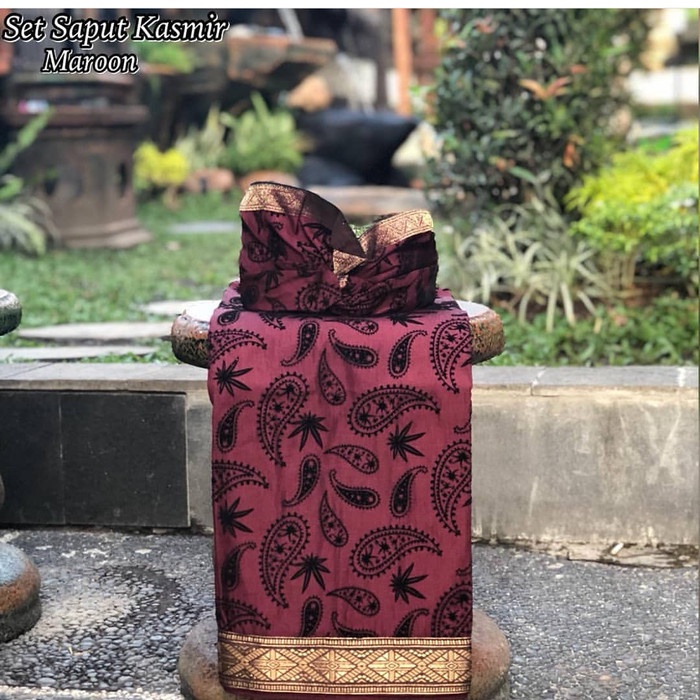 Kain Saput Udeng Ikat Kepala Pria Khas Bali