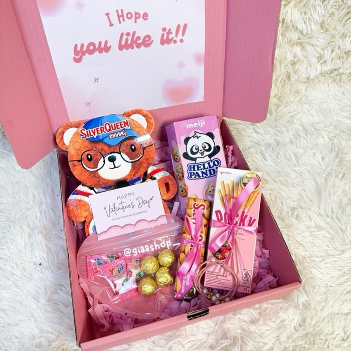

SALE !!! HAMPERS GIFTBOX VALENTINE COKLAT SILVERQUEEN BERUANG/KADO PACAR/KADO VALENTINE/KADO