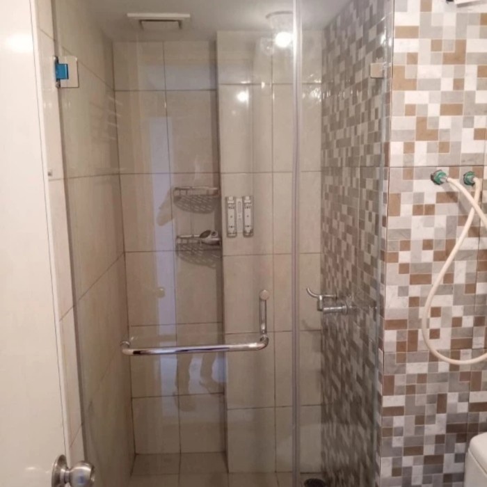 shower box lurus kaca tempred 10 mm