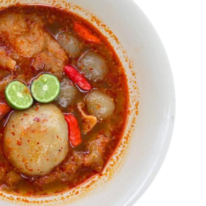 

Baso aci Jumbo Suir ayam gangkampung 7 Pcs Food Pedas Kuah