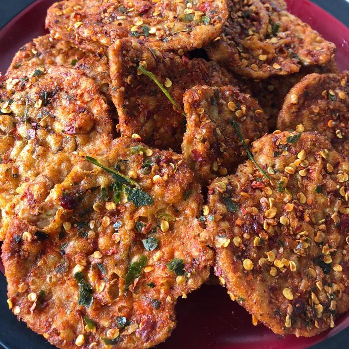 

500 Gram Tempe Crispy Pedas Daun Jeruk Food Snacks Kripik Camilan Keripik Cemilan