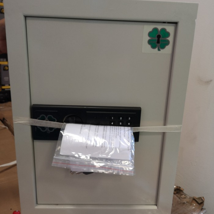 safety box dinding , wall safety box , brankas dinding