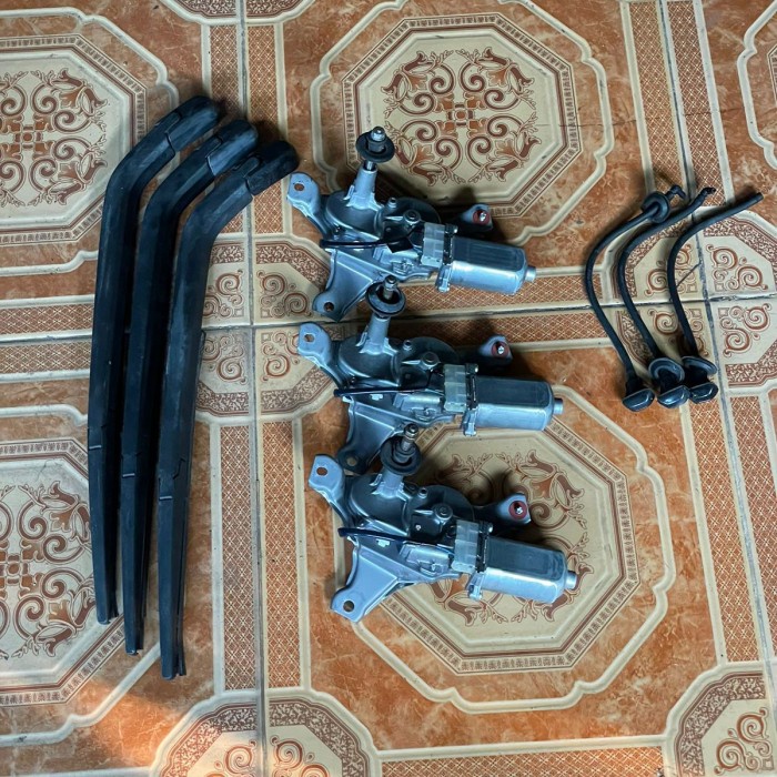 wiper belakang yaris bakpao