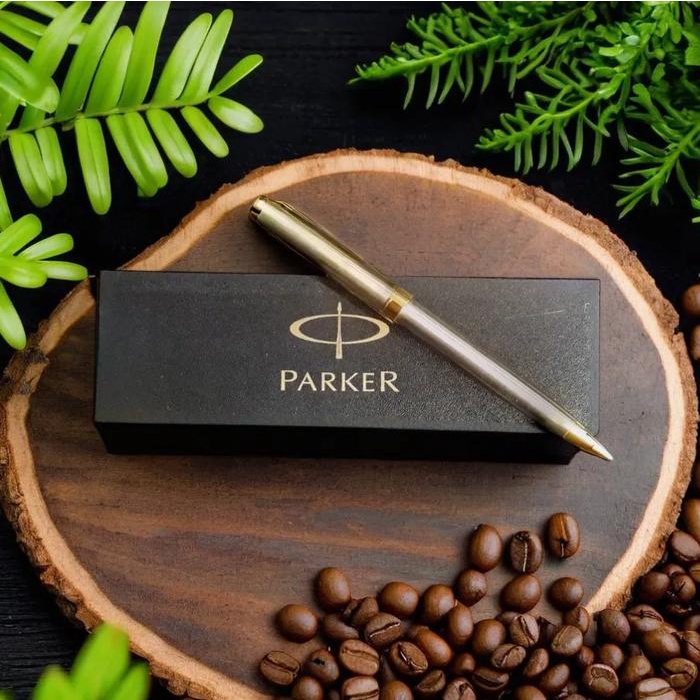 

Bollpoint Model Parker Stainless Gold Series Gratis Box & Grafir Nama Alat Stationery Tulis Kode