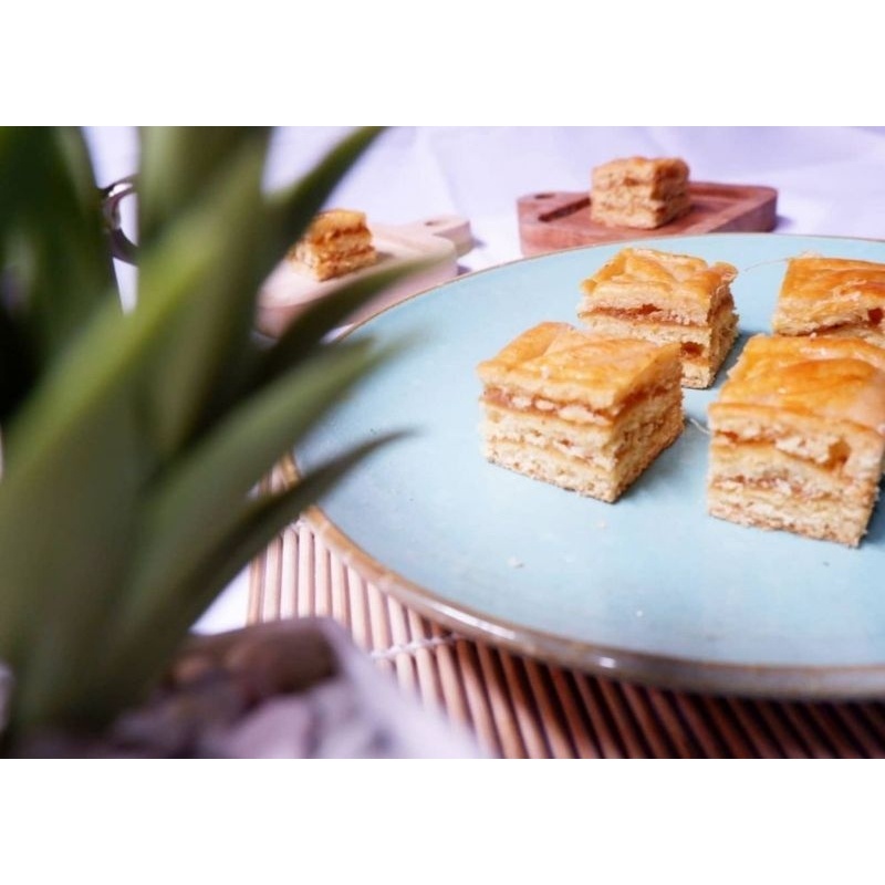 

HJ PAKET 2 LOYANG KUE TAT LAMPUNG