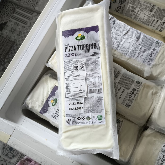 

mozarella arla 2.3 kg/ keju mozarella arla halal