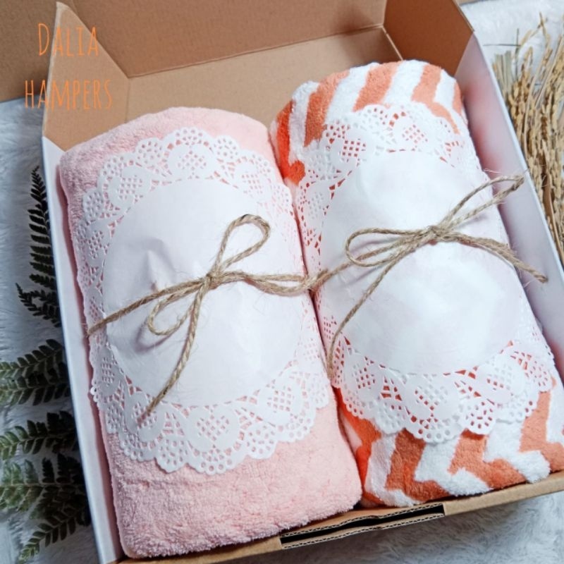 

HJ Hampers Kado Wedding / Gift Set Box Handuk 70x140 Couple Pasangan