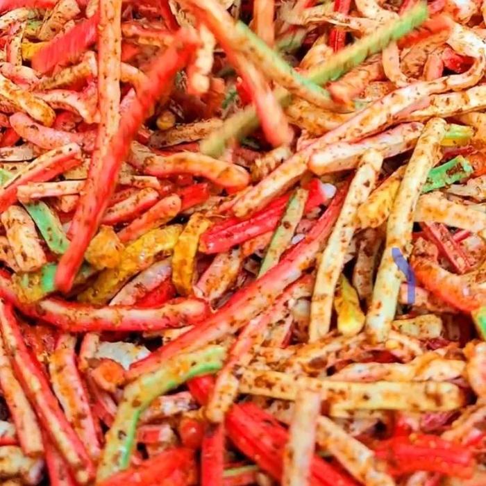 

SEBLAK KERUPUK BETON 1KG CIKRUH / SEBLAK KERUPUK JAAT Camilan Kering Pedas Food Cemilan Snack