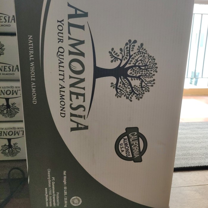 

kacang almond mentah Almonesia 1 karton 22.68kg