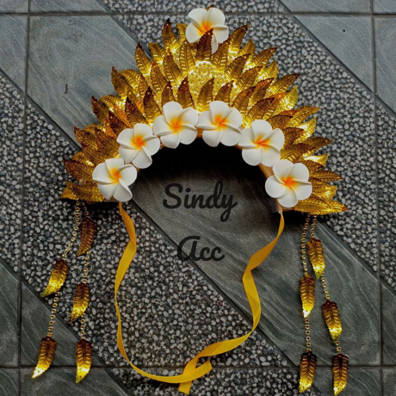 - Mahkota Bali/Mahkota tari tradisional