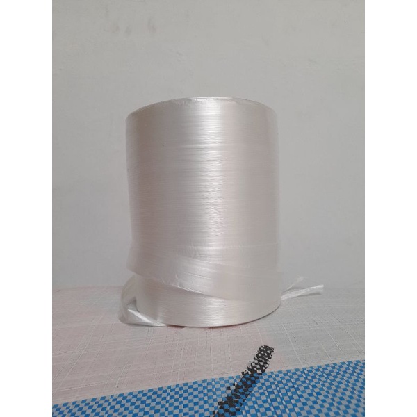 

Tali Rafia PE Rope Putih Merah 2kg Serbaguna