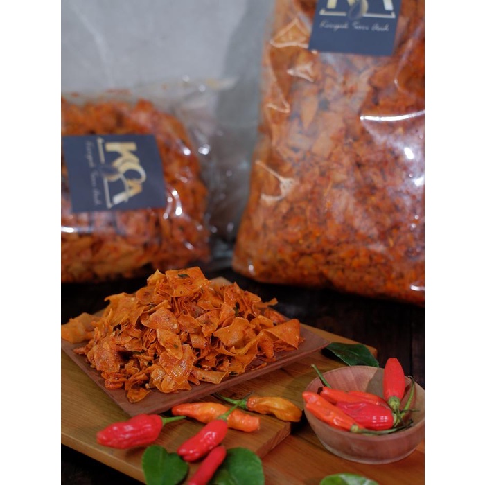 

1 Kg Keripik Kriwil Pedas Gurih Tanpa Daun Jeruk Food Snacks Cemilan Makanan Kerupuk snack jadul
