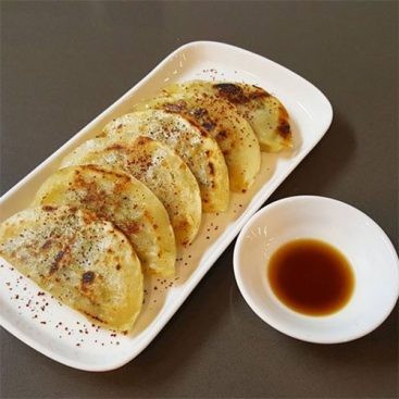 

Promo Terbatas Bibigo Mandu Isi Daging Dan Sayur 420Gr Pangsit Gyoza Babi Korea Aman