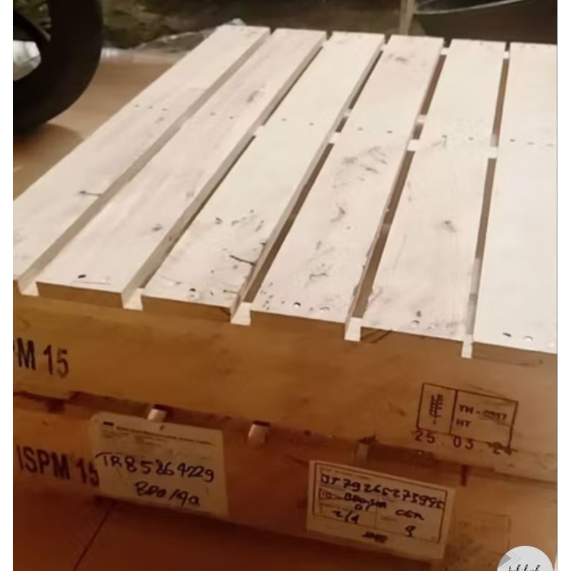 NEW palet kayu bekas impor,kayu keras dan oven,sudah halus,UK 75x50x14max 2ton