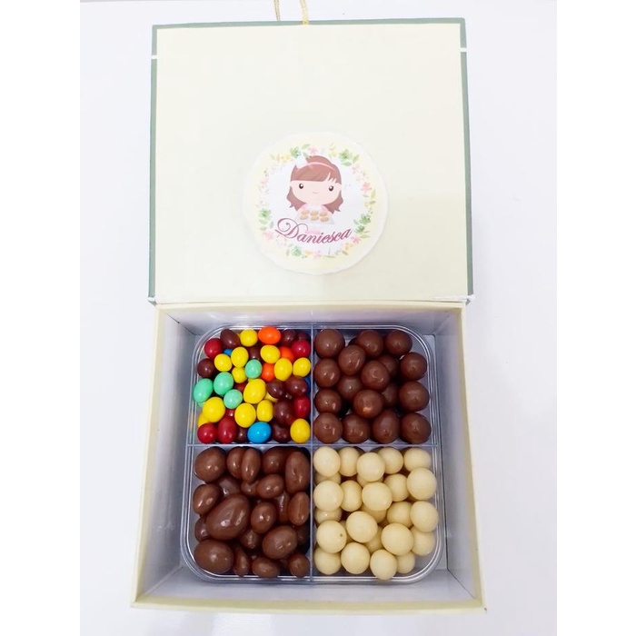 

.PS4in1 SC paket coklat ndia 4 sekat choco white Assortment Choco nut Hazelnut Cokelat Chocolate