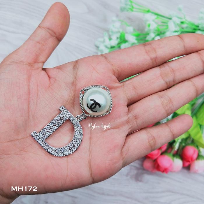 HL230 Bros Dagu Huruf D Berlian / Bros Tusuk Hijab Jilbab / Fashion Wanita PROMO SPECIAL