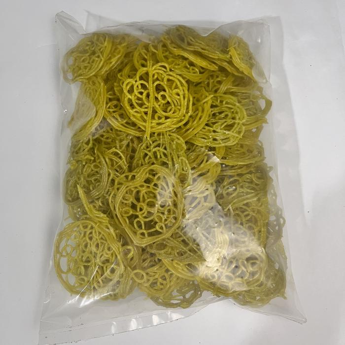 

Kerupuk Mie Kuning Mentah isi 1kg - Produk Makanan Ringan Krupuk