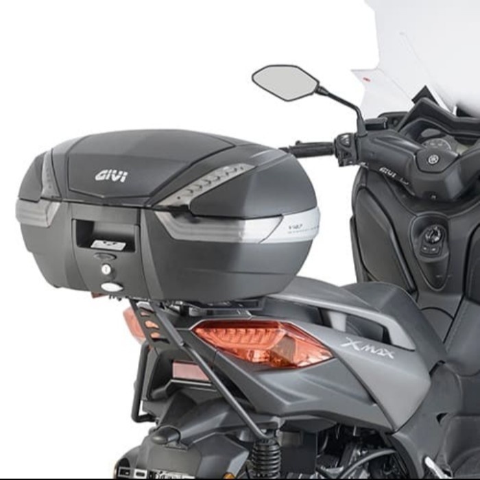 Gadgetglow_ Bracket Box Givi Yamaha Xmax-250