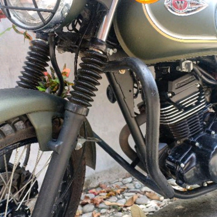 ENGINE GUARD KAWASAKI W175 BLACK