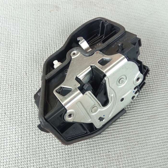 Doorlock Belakang Kiri Bmw E60 E87 E90 F10 F30 Copotan (Copotan)