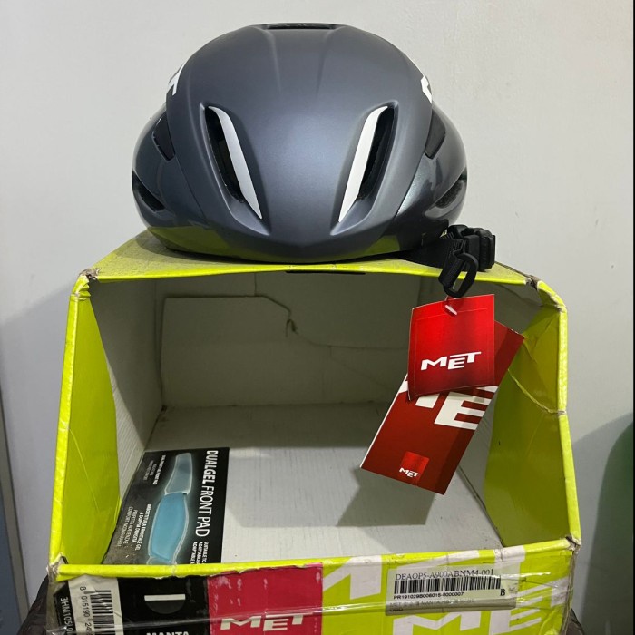 Helm sepeda Helmet Original Met Manta