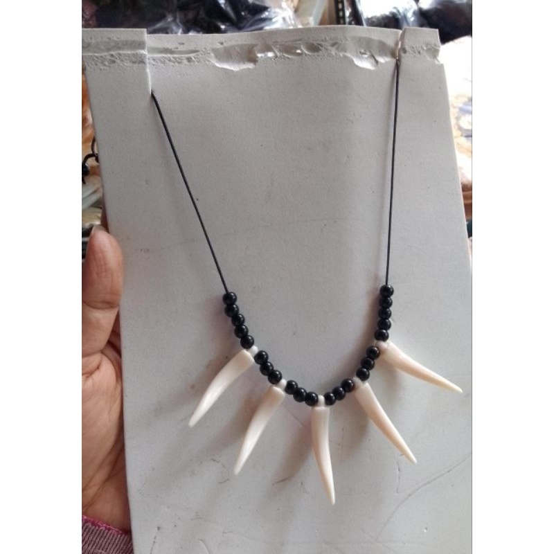 Kalung Etnik Taring Adat Papua Dw05