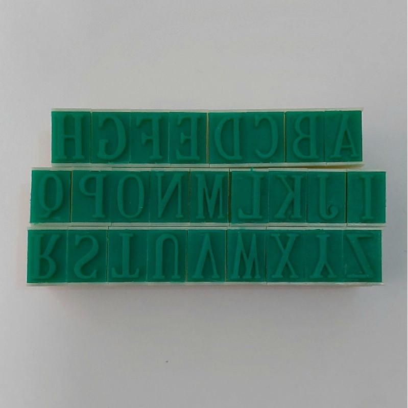 

pel Karet Motif Huruf Alfabet S1 pel Huruf Rakitan (20mm)