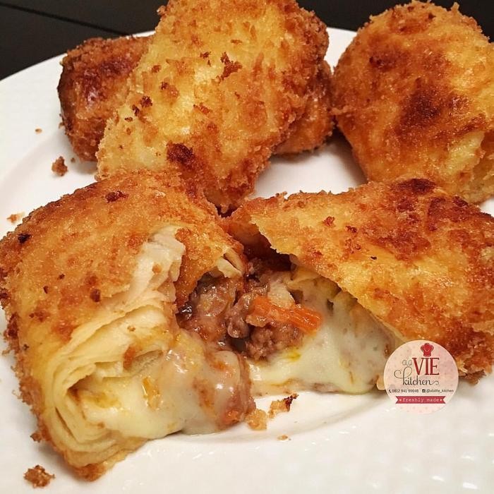 

Kirim,HariYgSama- Risoles Bolognese (isi 5pcs)