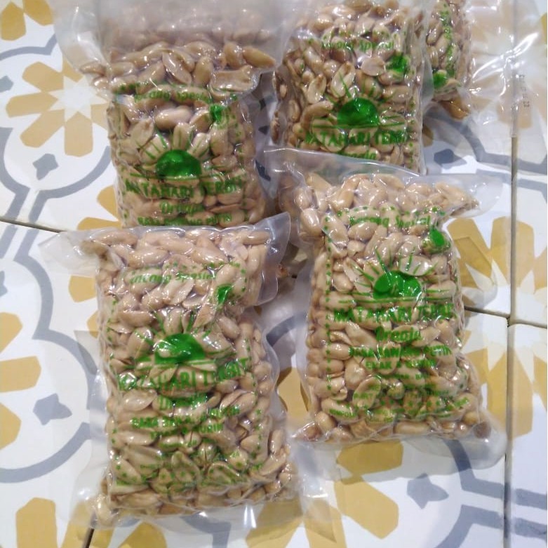 

Sajiandapur Kacang Bawang Bali Matahari Terbit 250 G (Kacang Kapri / Kacang Goreng)