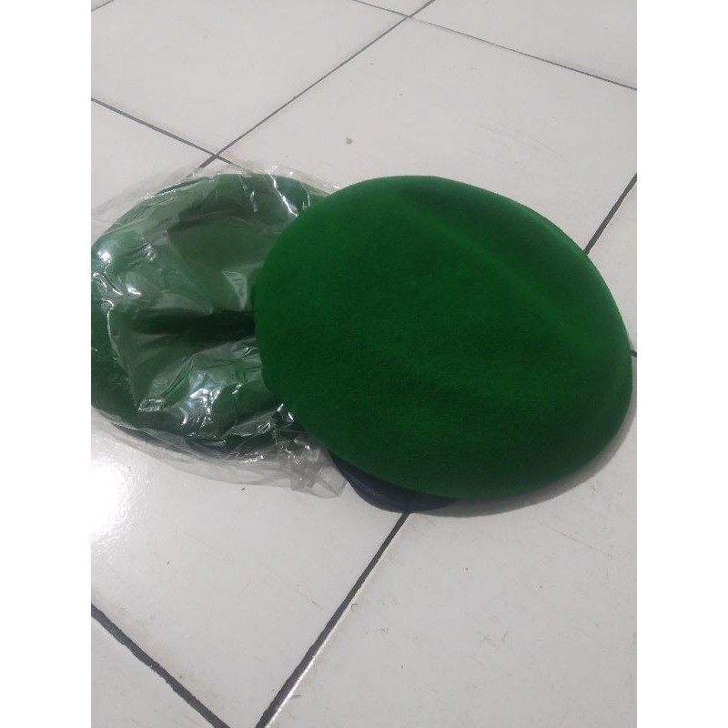 BARET KACA HIJAU AD