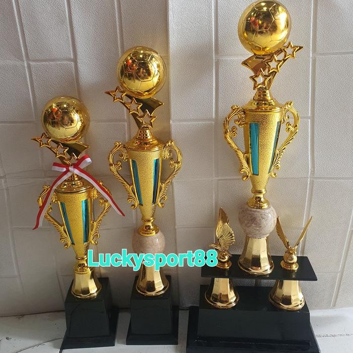 

Terlaris Trophy piala bola futsal sepak bola SALE