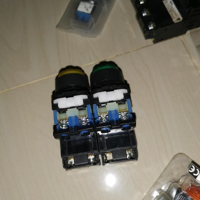 AR22EOL-10M3G AR22EOL-10M3Y PUSH BOTTON LAMP FUJI ELECTRIC 220VAC BERKUALITAS