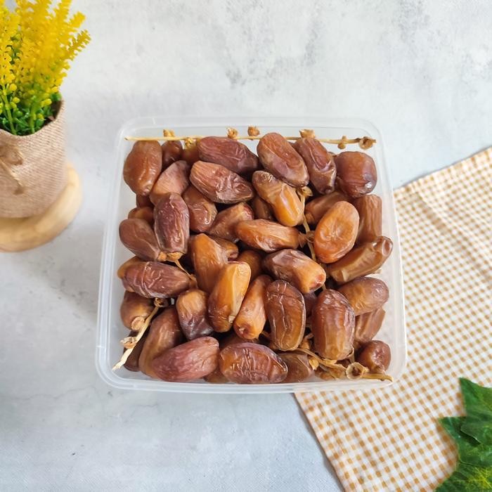 

New Kurma Tunisia Tangkai Palm 1 kg - Deglet Nour Dates