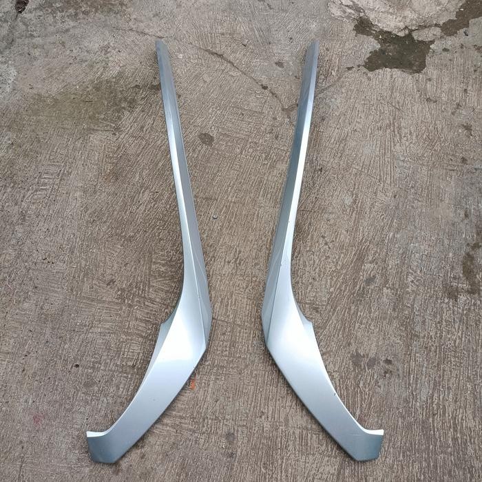 Lis Gril List Depan Fortuner 2021 Warna Bahan