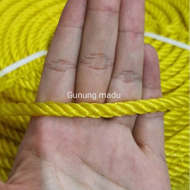 

TALI TAMBANG PLASTIK 6 MM PER ROL PER ROLL TAMBANG 6MM