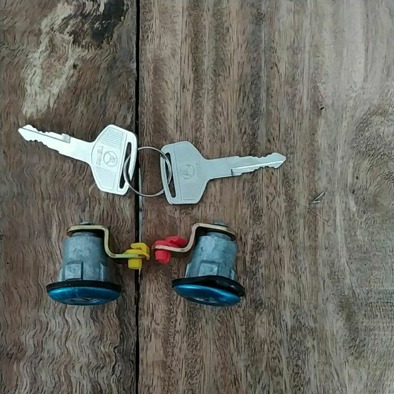 TENRO KUNCI PINTU MOBIL DOOR LOCK KEY SET L300