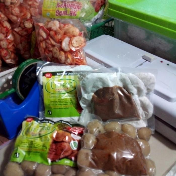 

BARANG TERLARIS Cireng dan Cilok Cipaganti