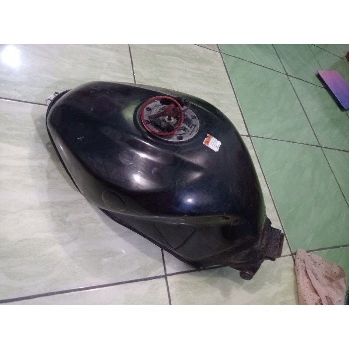 Dijual tangki yamaha r15 v2 ori copotan kosongan Limited