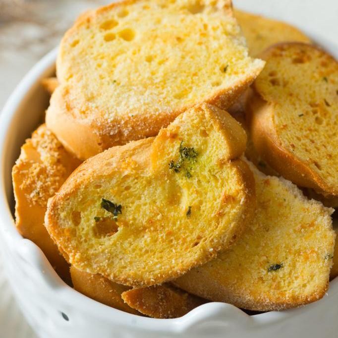 

PastikanTerjaminMutunya- SALTY GARLIC BREAD