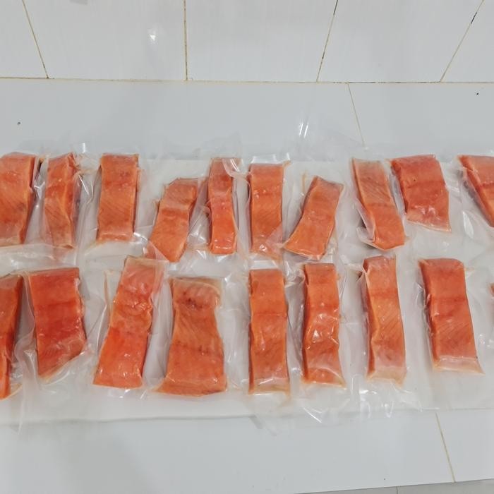

PastiFreShNya- salmon fillet frozen 200 gram