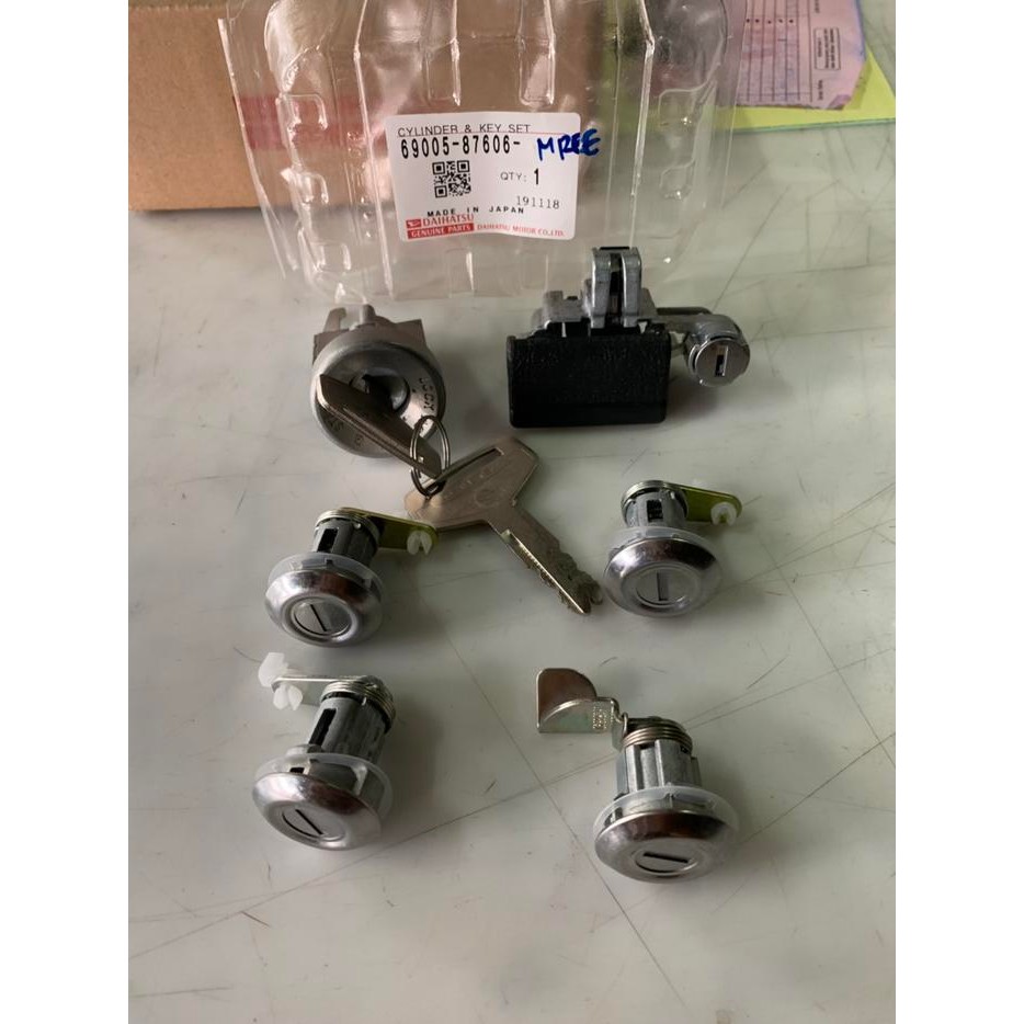 Kunci set daihatsu TAFT GT
