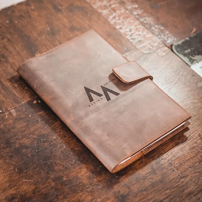 

AqibSaza Buku Agenda Notebook A5 Cover Kulit - Paul Model V4 TAN *FREE GRAFIR*