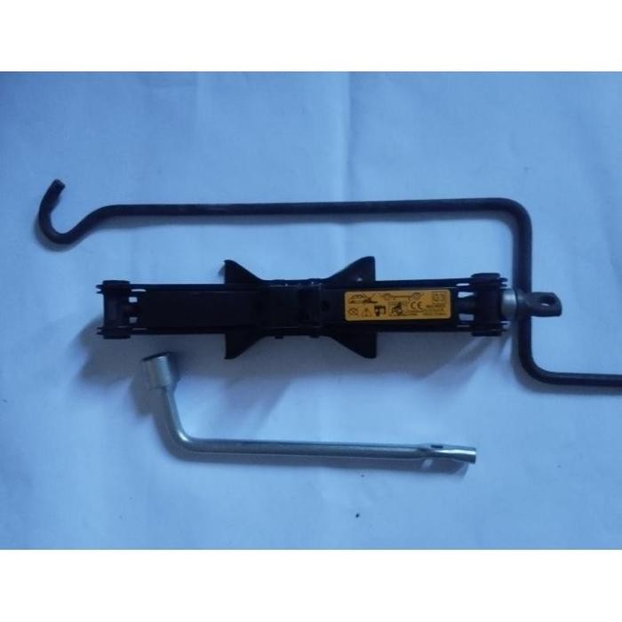 Dongkrak Jembatan & Kunci Roda 21Mm Ori Nissan Universal Bisa Untuk Semua Mobil Terlaris